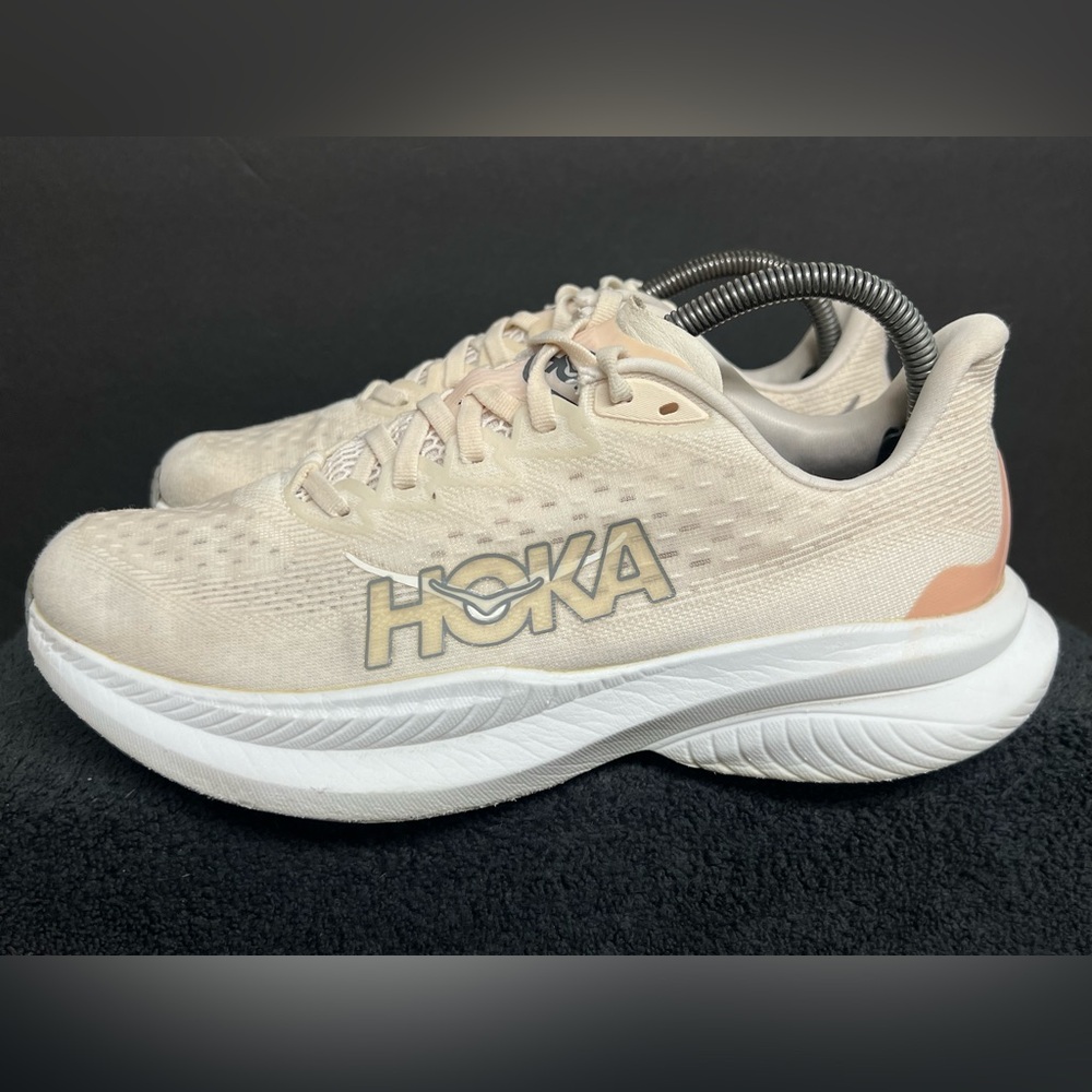 Hoka One One Womens Mach 6 1147810 EGV Beige Running Shoes Sneakers Size 9 B